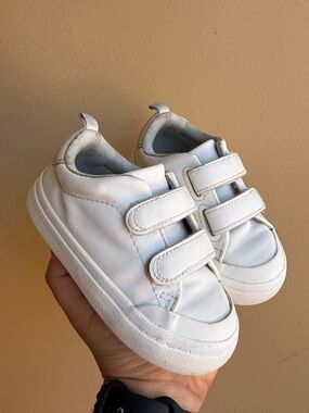 H&M white sneakers
